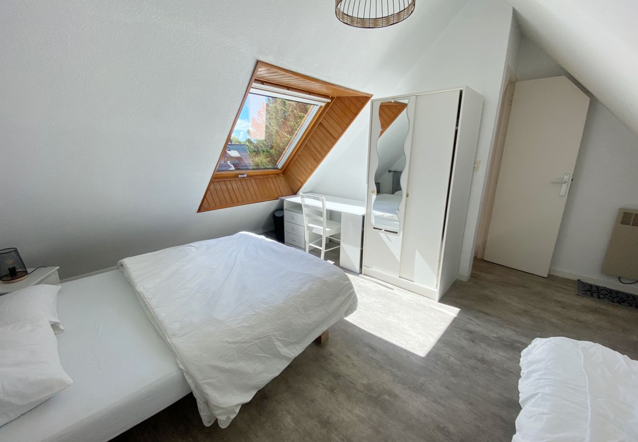 Apartment in Carnac - PORT BAGHEU - Duplex balcon, Plage 200m - T62
