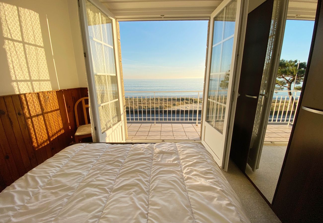 Chambre appartement T3 vue mer à la Trinité sur Mer